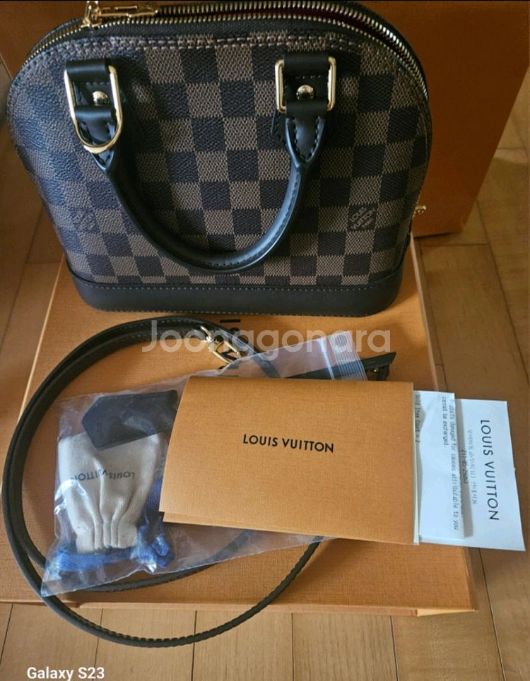 새상품급) 루이뷔통 알마 bb 다미에 핸드백--2