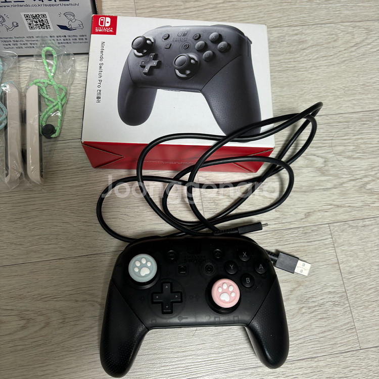 닌텐도 스위치 OLED 동물의숲 에디션 프로콘2개, 칩 2개 일괄 상자 다 있음--4