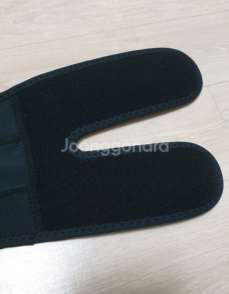 데상트 무릎보호대 오른쪽.최고급 사양--9