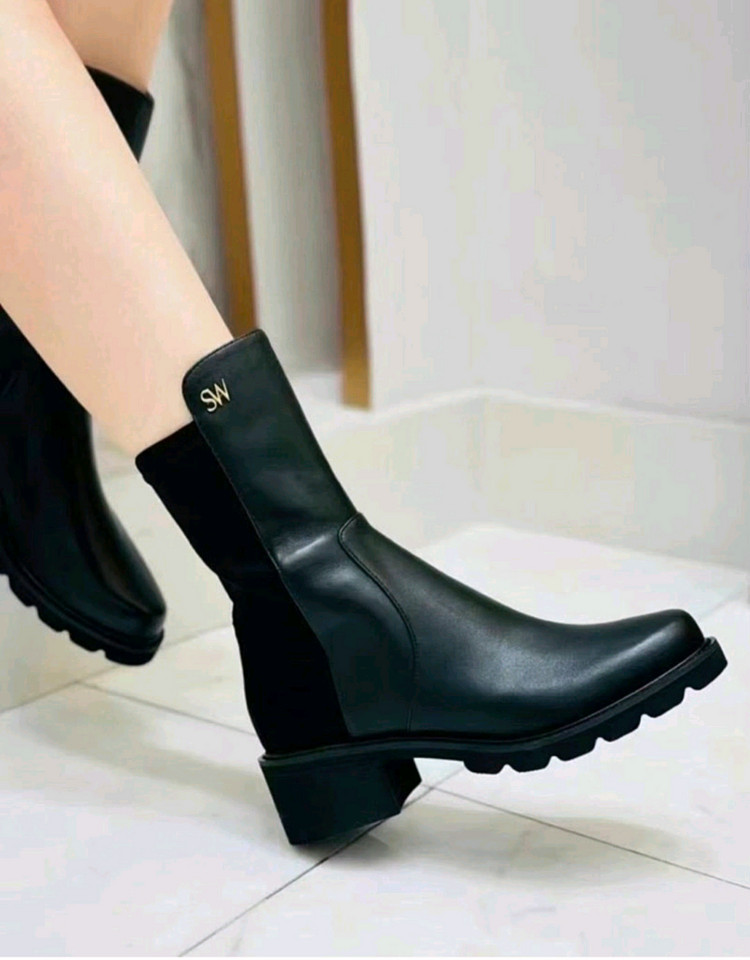 스튜어트와이츠먼 Alina city 부츠 이미지