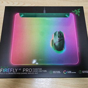레이저 파이어플라이 V2 Pro 팬텀 그린 마우스패드