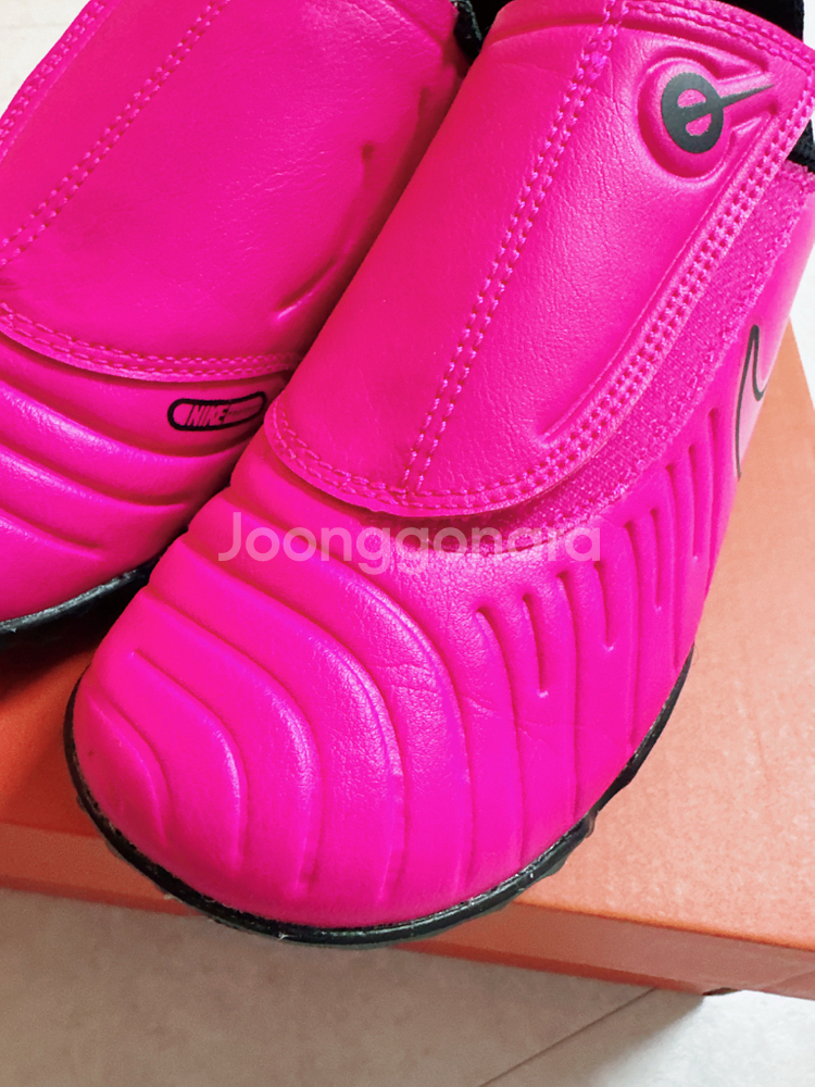 1시간착용 새제품)나이키 키즈 축구화 190--1