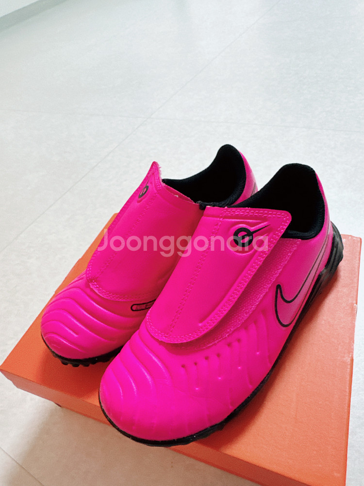 1시간착용 새제품)나이키 키즈 축구화 190--0