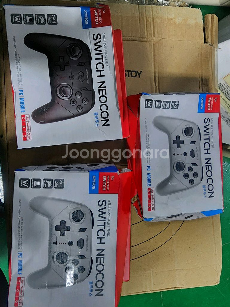 닌텐도 조이트론 스위치 네오콘 컨트롤러 블랙/화이트 3개일괄 새상품--0