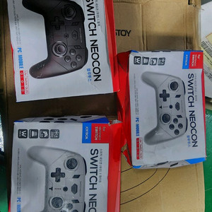 닌텐도 조이트론 스위치 네오콘 컨트롤러 블랙/화이트 3개일괄 새상품