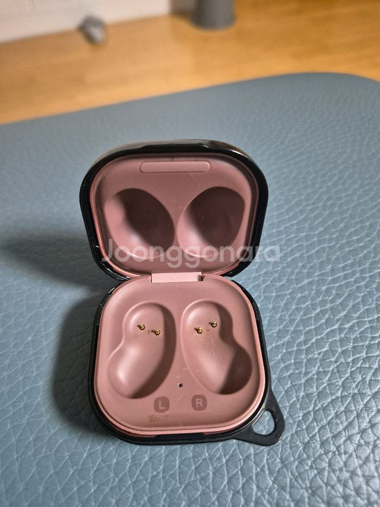 갤럭시 버즈라이브 브론즈 본체--1