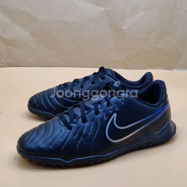 나이키 티엠포 레전드10 풋살화235.--0