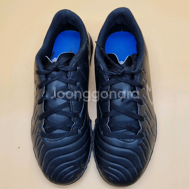 나이키 티엠포 레전드10 풋살화235.--1