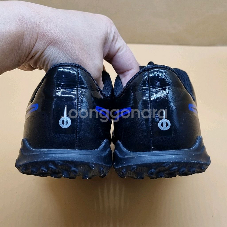 나이키 티엠포 레전드10 풋살화235.--3