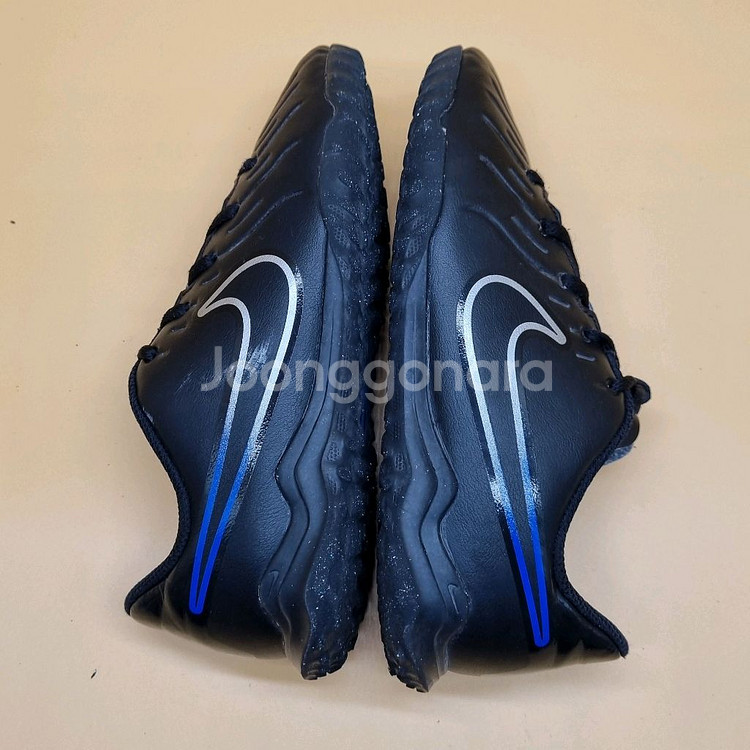 나이키 티엠포 레전드10 풋살화235.--4