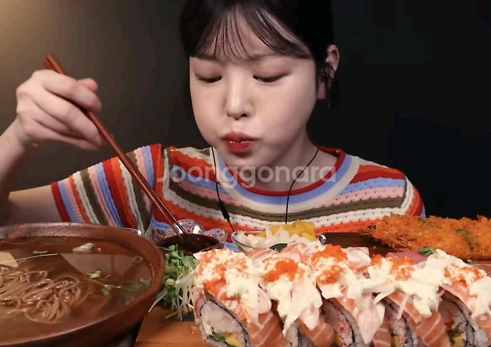 문복희 착용) 레인보우 스트라이프 반팔 니트 티셔츠 / 소솔마켓 애프터먼데이 소녀레시피 영앤리치 프렌치오브 육육걸즈--8