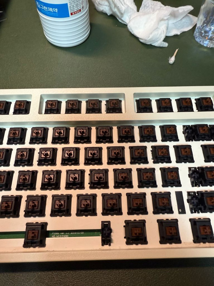 레오폴드 FC900R 영문 갈축 (한정판) 풀박(레드 esc키캡 새거 추가로 드림) 이미지