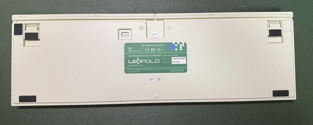 레오폴드 FC900R 영문 갈축 (한정판) 풀박(레드 esc키캡 새거 추가로 드림) 이미지