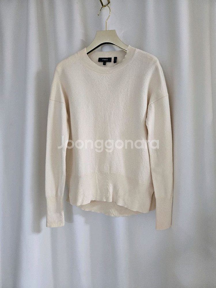 띠어리 아이보리 니트--1