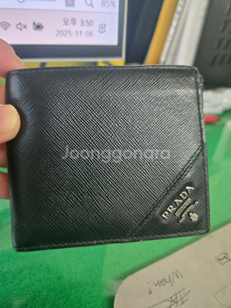 프라다 사피아노 반지갑 팝니다. 10만원--0