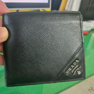 프라다 사피아노 반지갑 팝니다. 10만원