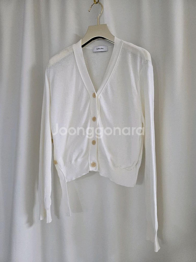 구호 플러스 화이트 니트 가디건--5