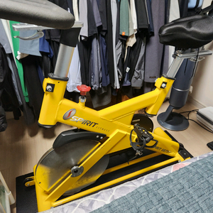 가온 전문가용 스피닝 실내 자전거 SPIRIT SB701AGS 팝니다.