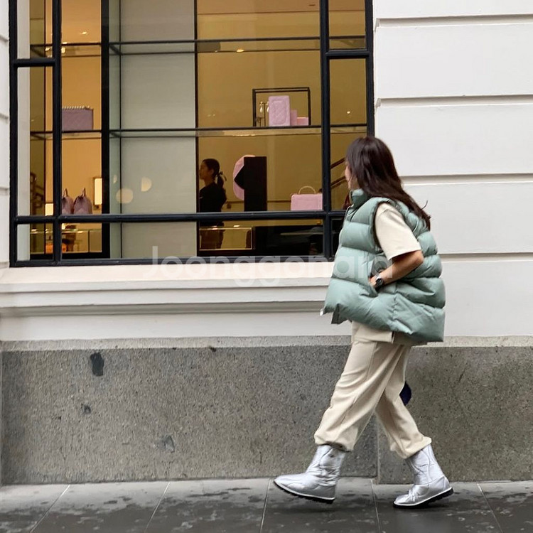 허앤쉬 니트 레이어 구스100 패딩 조끼 , 심볼 셋업--1