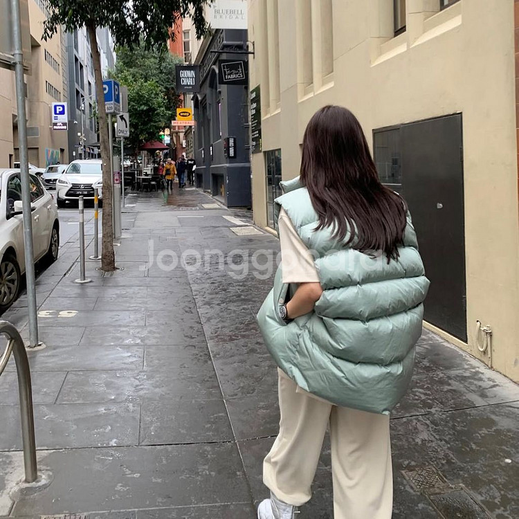 허앤쉬 니트 레이어 구스100 패딩 조끼 , 심볼 셋업--2