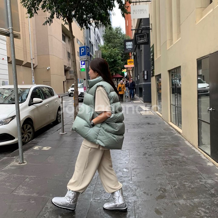 허앤쉬 니트 레이어 구스100 패딩 조끼 , 심볼 셋업--4