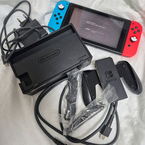 닌텐도 스위치1 네온블루 배터리개선판 택포팝니다.