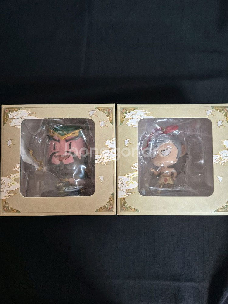 피규어 2 점. 삼국지 캐릭터. 인형. 완구.--0