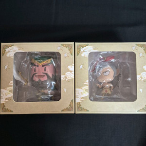 피규어 2 점. 삼국지 캐릭터. 인형. 완구.