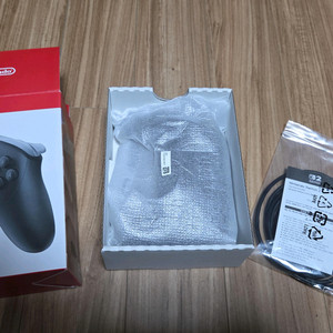 닌텐도 스위치 프로 컨트롤러2 팝니다