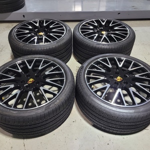 포르쉐 신형파나메라 972 익스클루시브 21인치 순정품휠타이어