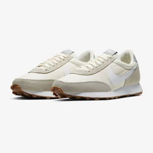 [250] 나이키 우먼스 데이브레이크 서밋화이트 운동화