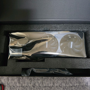inno3d rtx 5070 x3 미개봉 팝니다