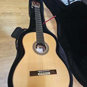 고급 수제 클래식 기타