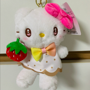딸기 헬로키티 키링 인형 새상품