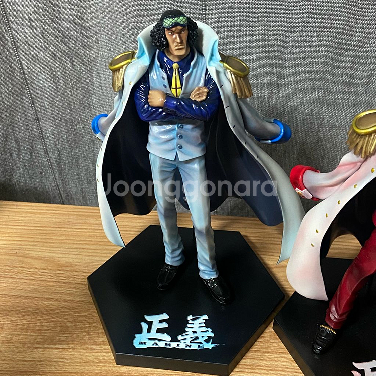 [리페인트] 원피스 해군 삼대장 피규어 반프레스토--1