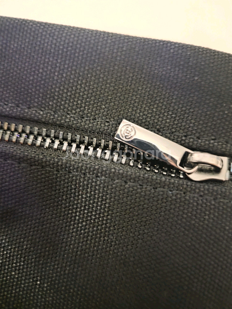 샤넬 뷰티 블랙 파우치 지퍼 클러치 백--3