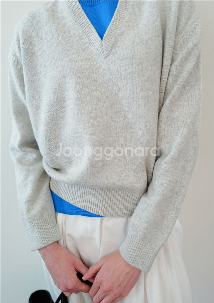 문달 딥 브이넥 니트 - 멜란지 그레이 / M--3