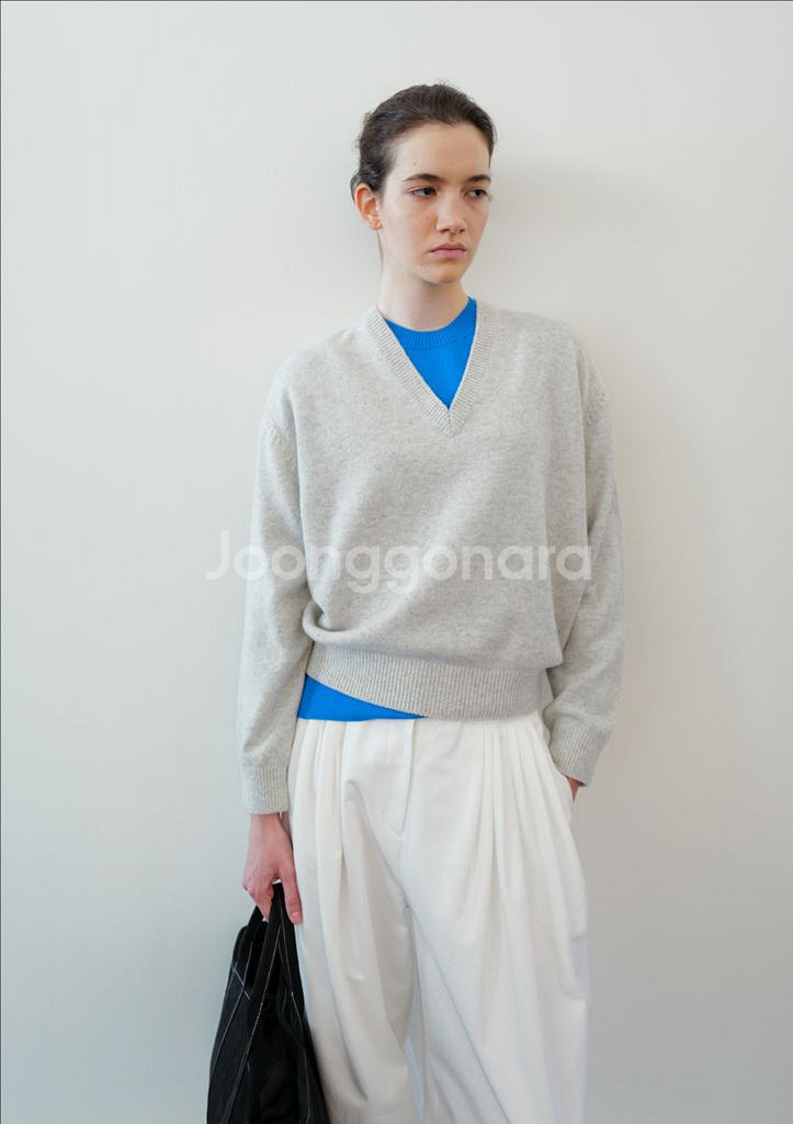 문달 딥 브이넥 니트 - 멜란지 그레이 / M--4