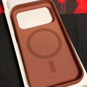 아이폰 17프로 테크우븐 케이스 브라운