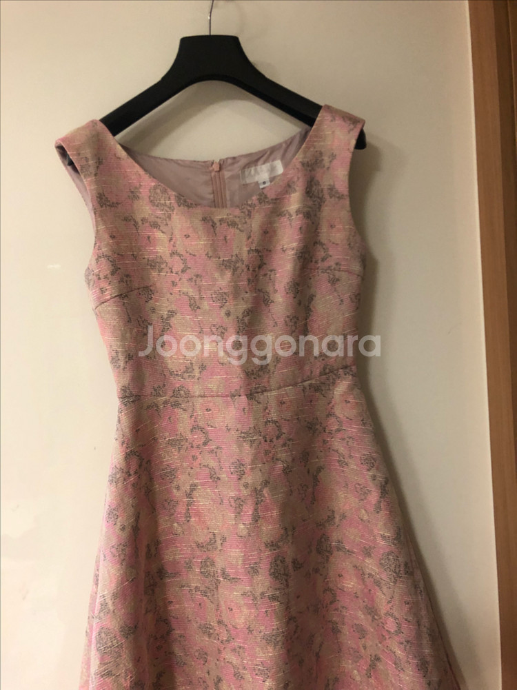 질스튜어트 바비 햅번 자카드 플레어 민소매 나시 원피스 슬리브리스파티룩 생일룩 결혼식 하객룩--2