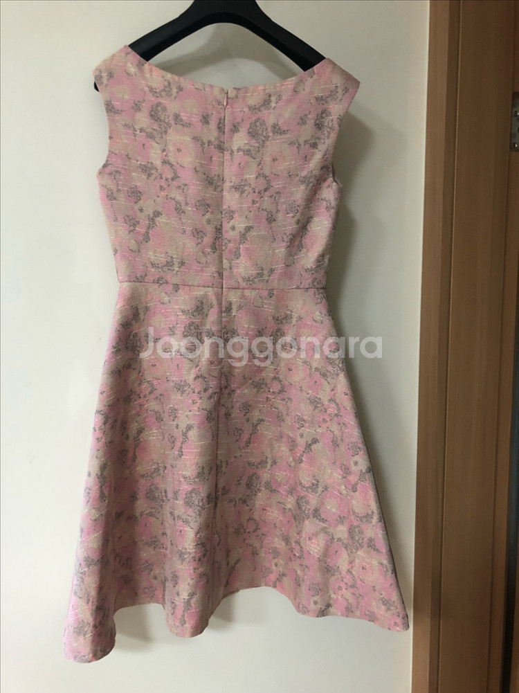 질스튜어트 바비 햅번 자카드 플레어 민소매 나시 원피스 슬리브리스파티룩 생일룩 결혼식 하객룩--4