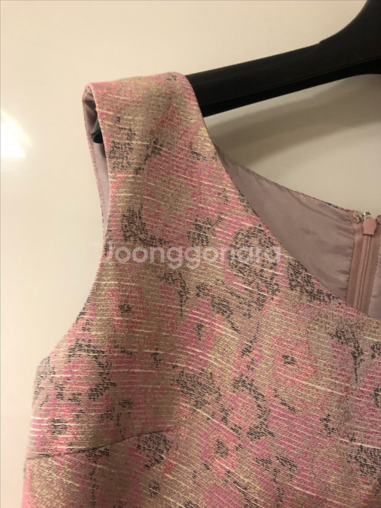 질스튜어트 바비 햅번 자카드 플레어 민소매 나시 원피스 슬리브리스파티룩 생일룩 결혼식 하객룩--6