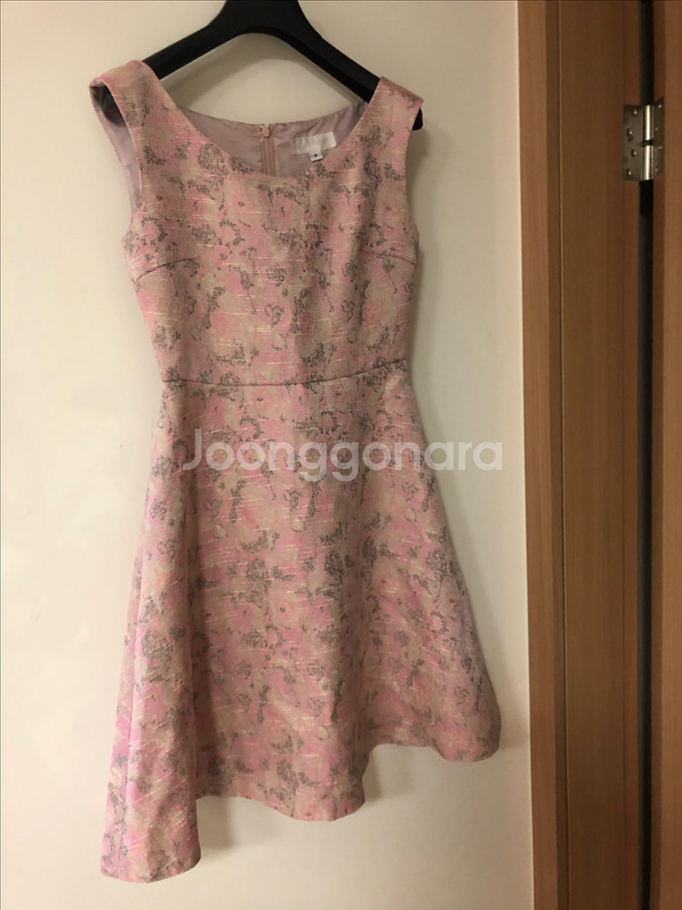 질스튜어트 바비 햅번 자카드 플레어 민소매 나시 원피스 슬리브리스파티룩 생일룩 결혼식 하객룩--7