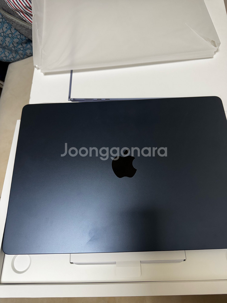 맥북에어 m4 15인치 미드나잇 16gb 256gb 팝니다--2