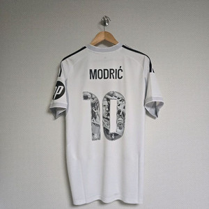 25-26 레알마드리드 홈 유니폼 모드리치 스페셜 에디션