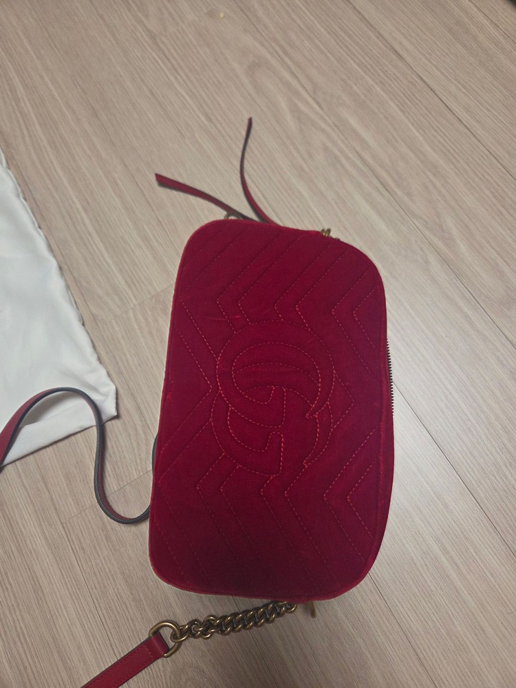 S 급 구찌 레드 벨벳 마틀라세 마몬트 금장 체인 크로스백 이미지