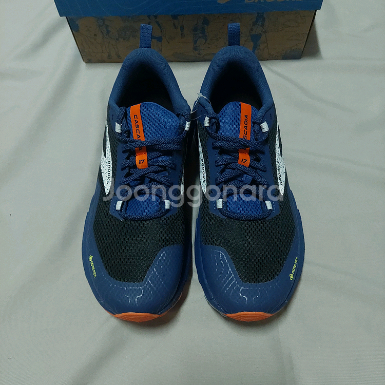 브룩스 남성 트레일 러닝화 캐스캐디아17 GTX 고어텍스 260 새제품 팝니다/ 아드레날린 칼데라 글리세린--1