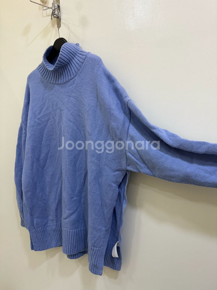 코스 옆절개 터틀넥 스웨터 정품--1