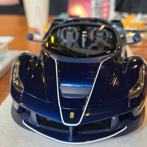 1:18 BBR 라페라리 아페르타 블루 다이캐스트 팝니다.