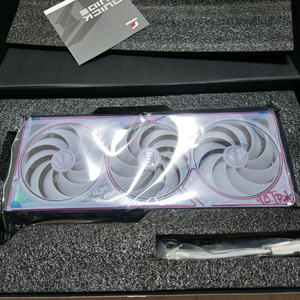 컬러풀 rtx 5070 ti 울트라 (5080 찔러보기 OK)